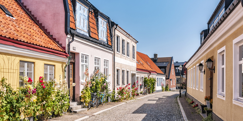 Tag toget til Ystad med DSB og tag en slentretur i byens charmerende gader